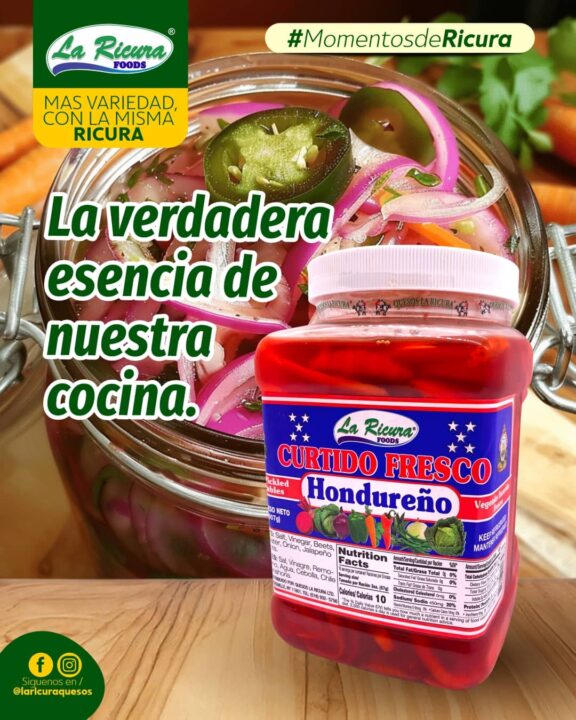 Curtido fresco hondureño La Ricura en frasco con vegetales encurtidos y jalapeño ideal para pupusas y comidas latinas