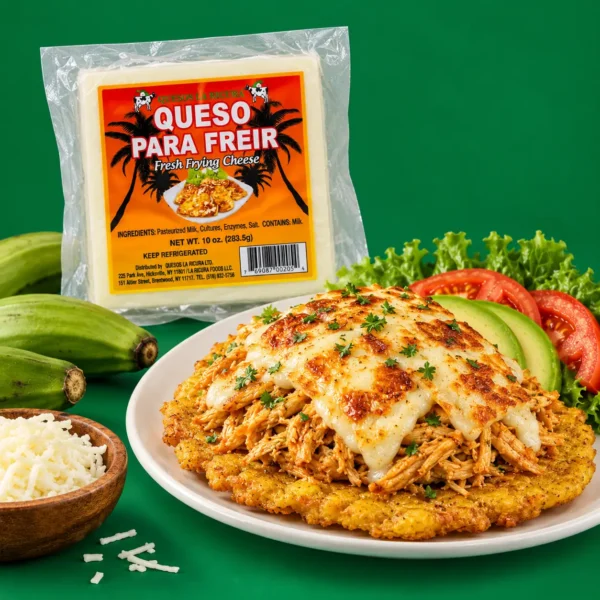Patacón con queso y pollo preparado con productos La Ricura